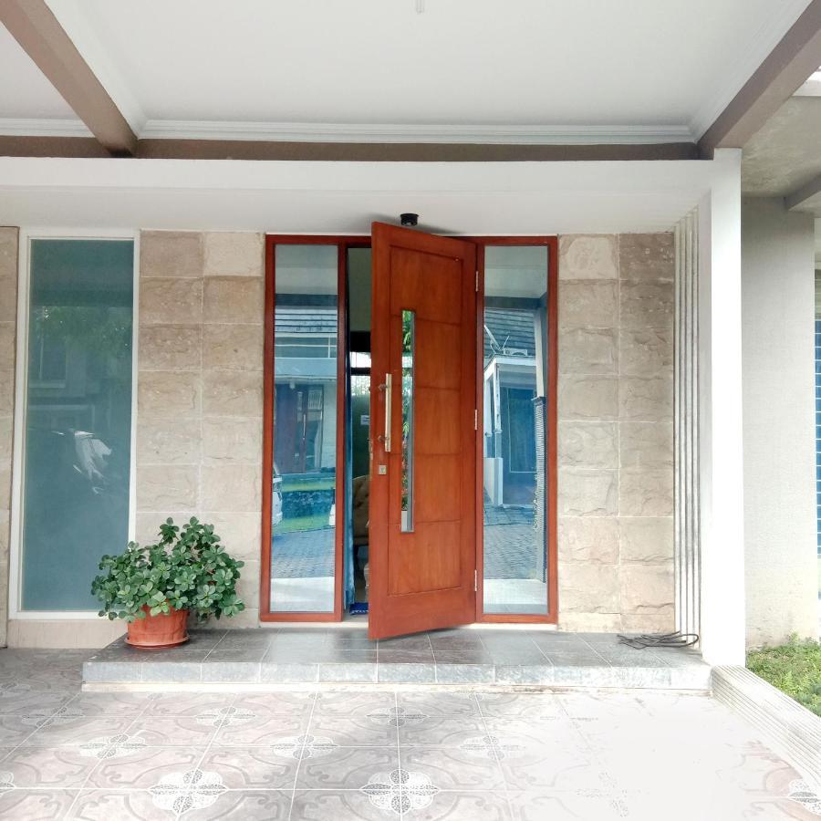 Mutiara Balecatur Guest House Yogyakarta Exterior photo